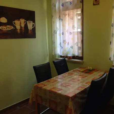 In Апартаменты